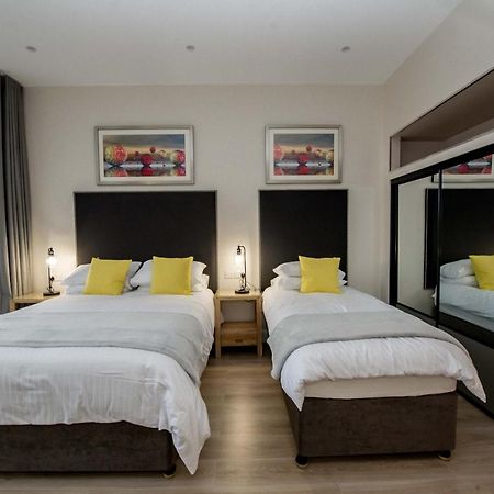 The James Suites Londonderry Esterno foto