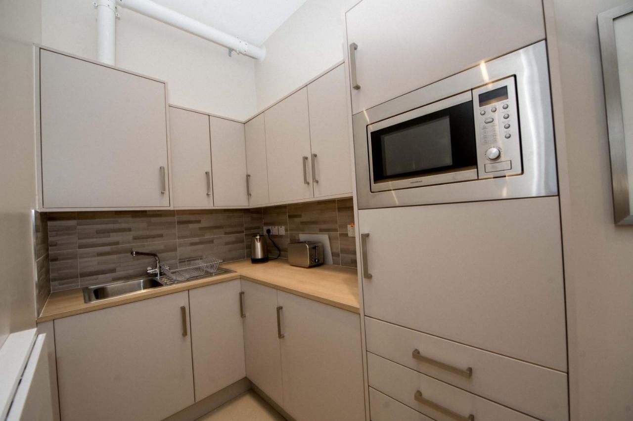 The James Suites Londonderry Esterno foto