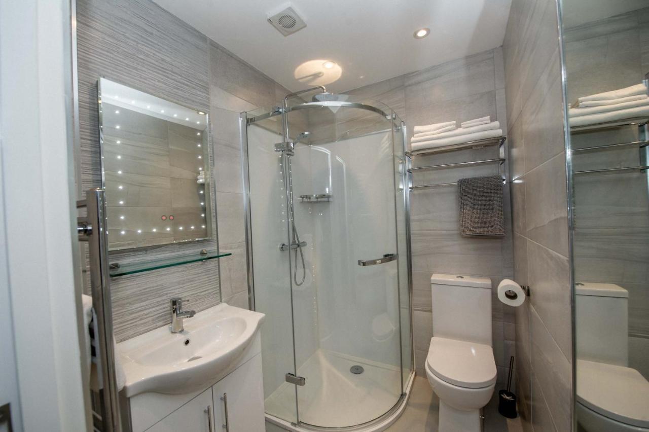 The James Suites Londonderry Esterno foto